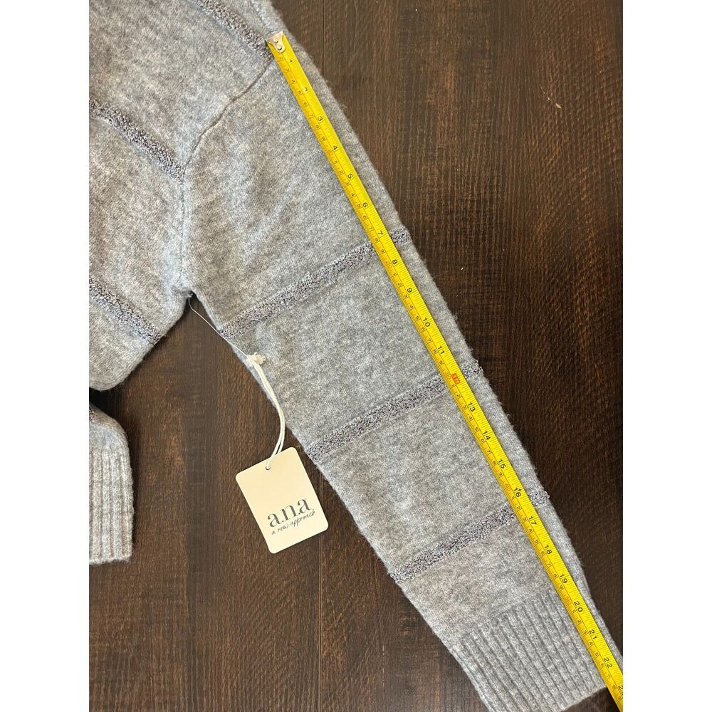 a.n.a Gray Sweater NWT Size Medium - Picture 4 of 7